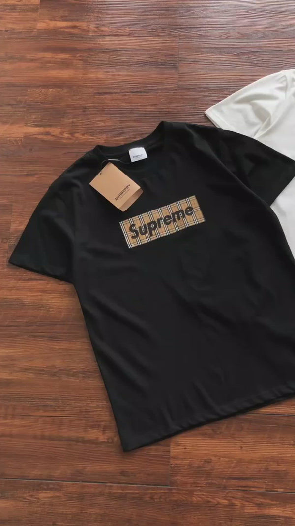 Camiseta Burberry x Supreme