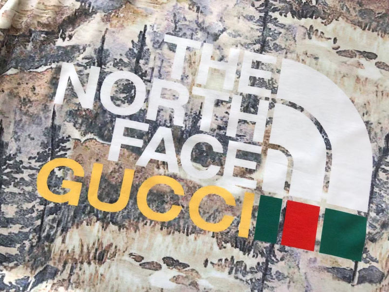 Camiseta The North Face x Gucci